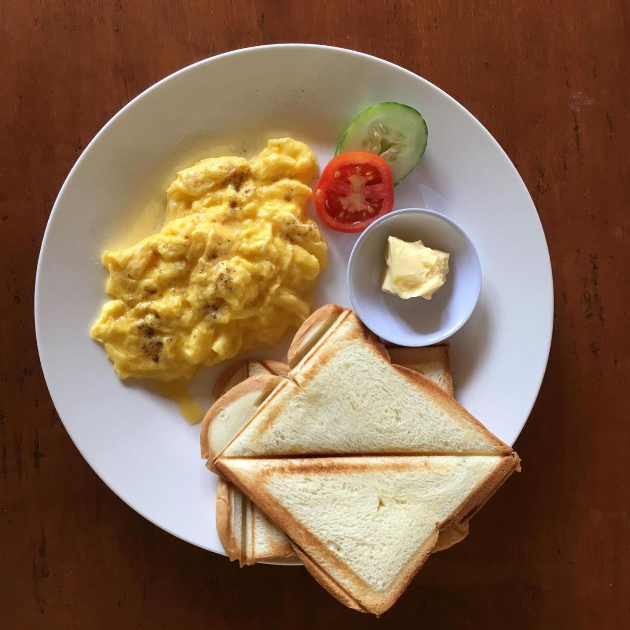 Bujang Lapuk Hostel Sekotong Eksteriør billede